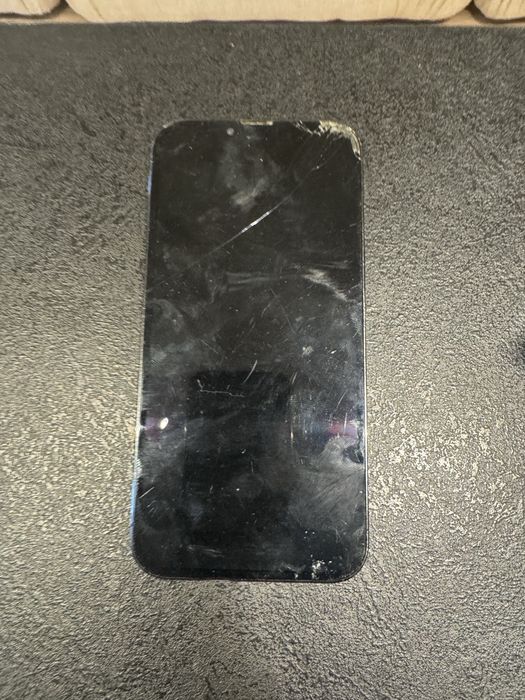 Vand iphone 13 pro max pentru piese