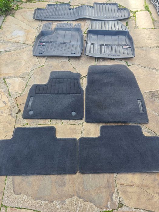 Стелки гумени и мокетени за Renault Megane E-tech