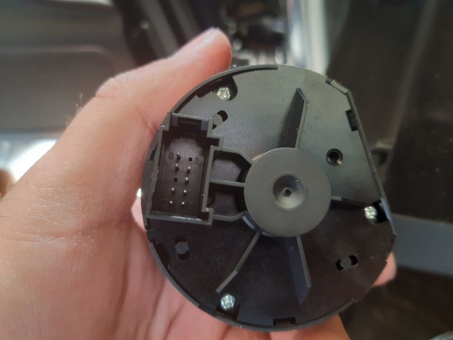Bloc lumini buton avarii manete tempomat spira volan AUDI A6 C6 4F