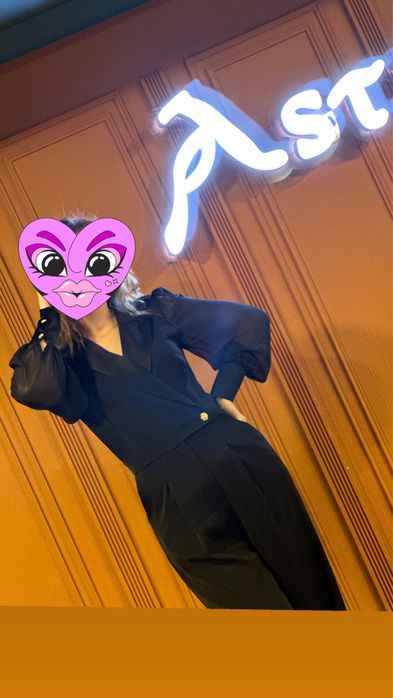 Продаю комбинезон праздничный