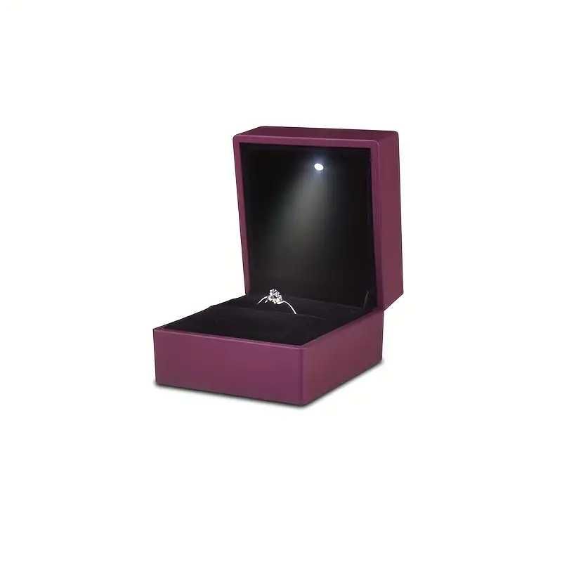 Елегантна LED кутия - Подарък за Бижута