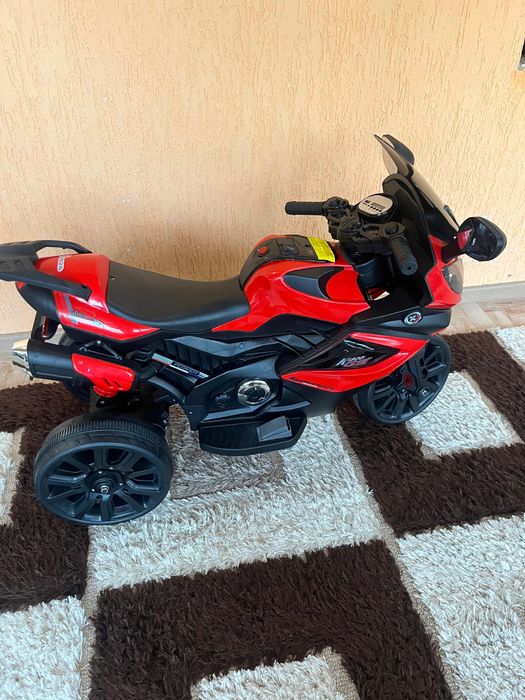 Акумулаторен детски мотор