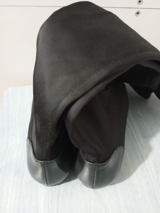 Cizme piele naturala și material textil, mărimea 35. Transport 5 lei