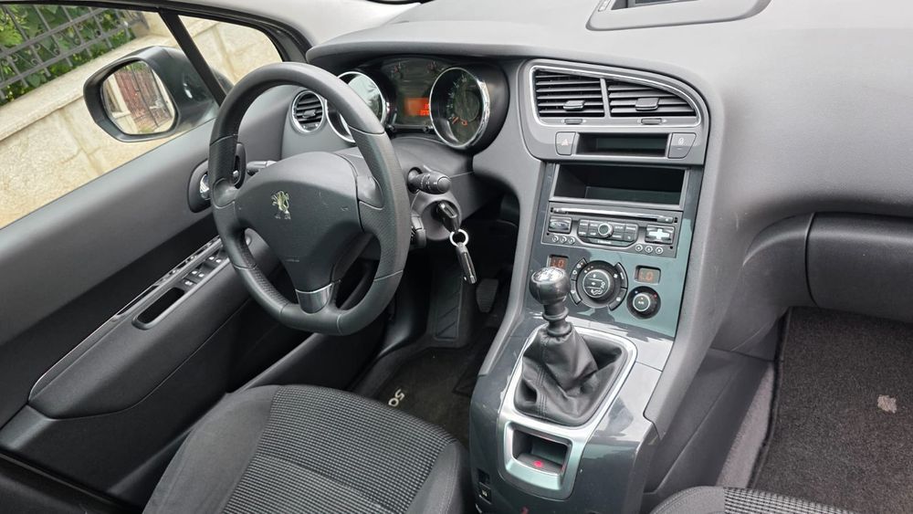 Peugeot 5008 * 1.6 Benzina * An 2013 * Cutie manuala * Euro 5