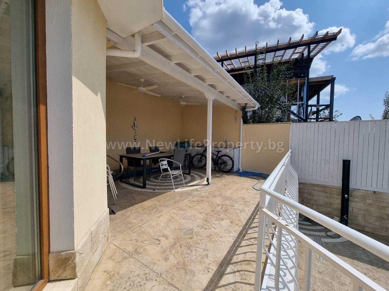Продава се Къща в с. Кошарица, Област Бургас - 250 кв.м за 1176 €/кв.м - Снимка #10