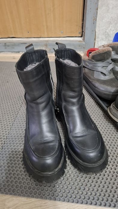 Продам женские сапоги зима в отличном состоянии