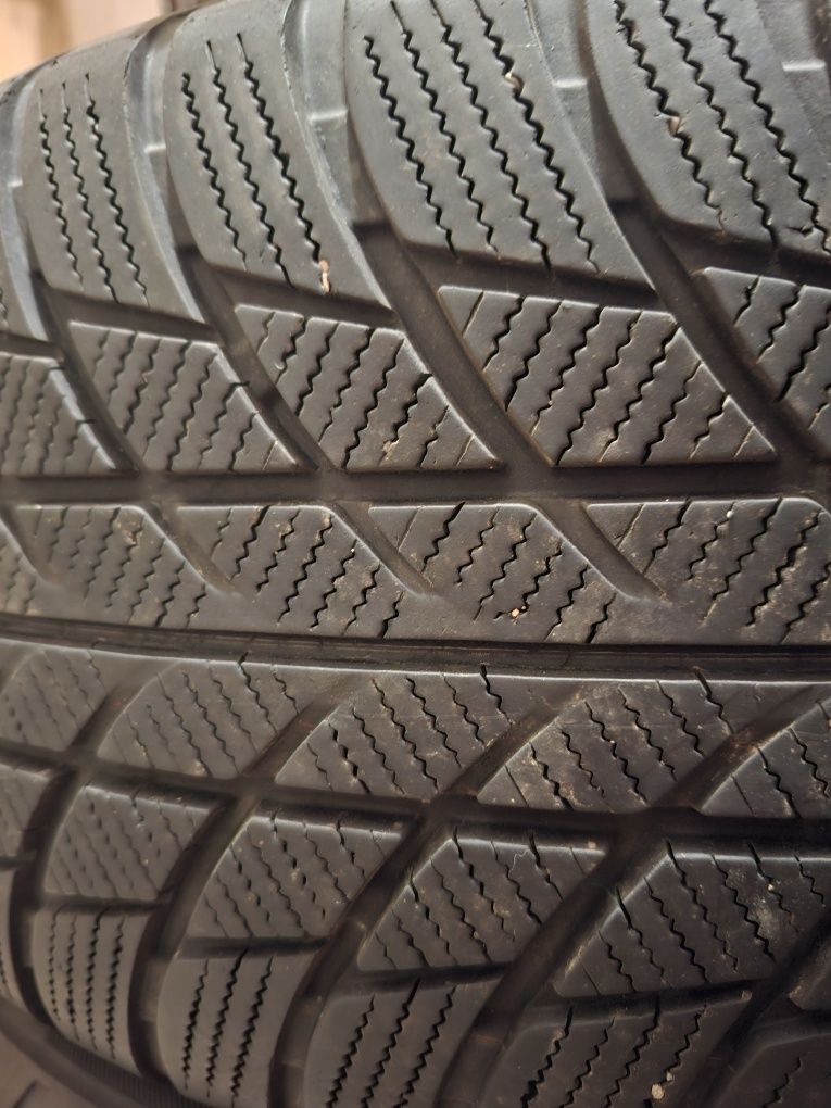 Зимни гуми 225 50 18 Bridgestone  Runflat