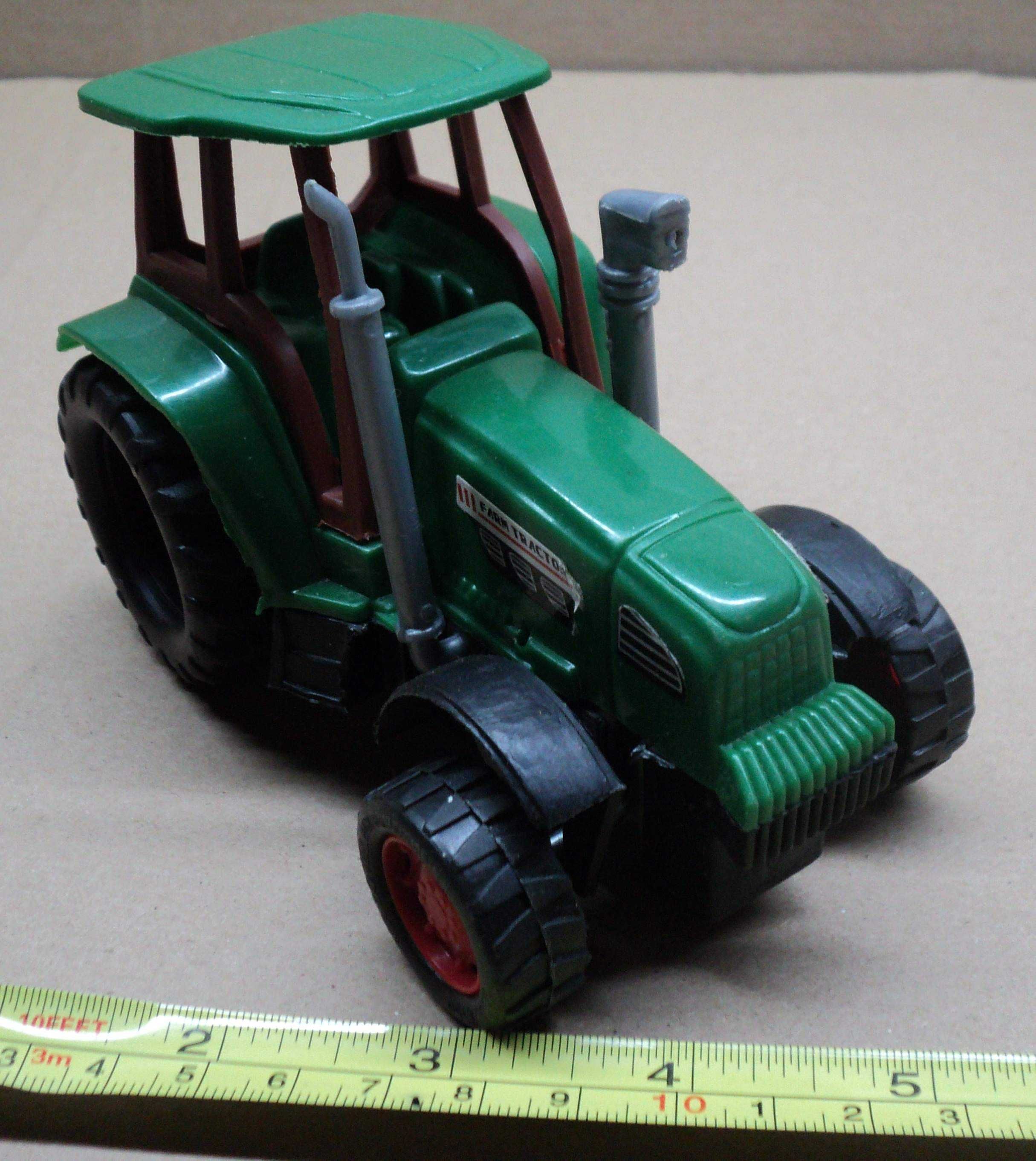 Jucarie tractoras mic verde