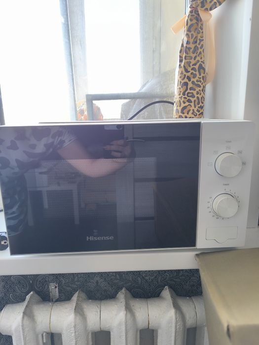 Срочно ! В связи с переездом продаю микроволновку