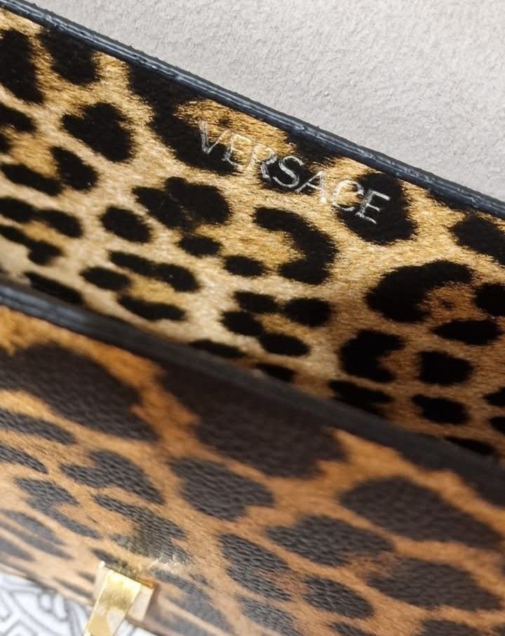 Geanta damă,model animal print, logo metalic auriu, saculet, etichetă