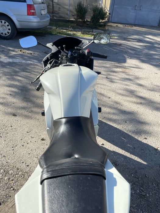 Yamaha YZF R125 2012