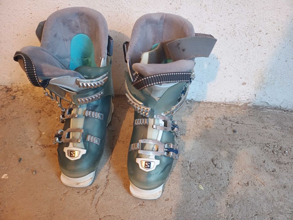 Vând clăpari copii, marca Salomon, mărimea 35-36.