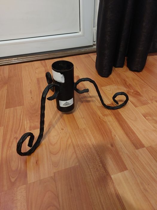 Suport de brad de Craciun din fier forjat