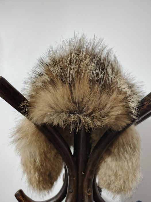 Vând căciulă bărbătească din blană de enot