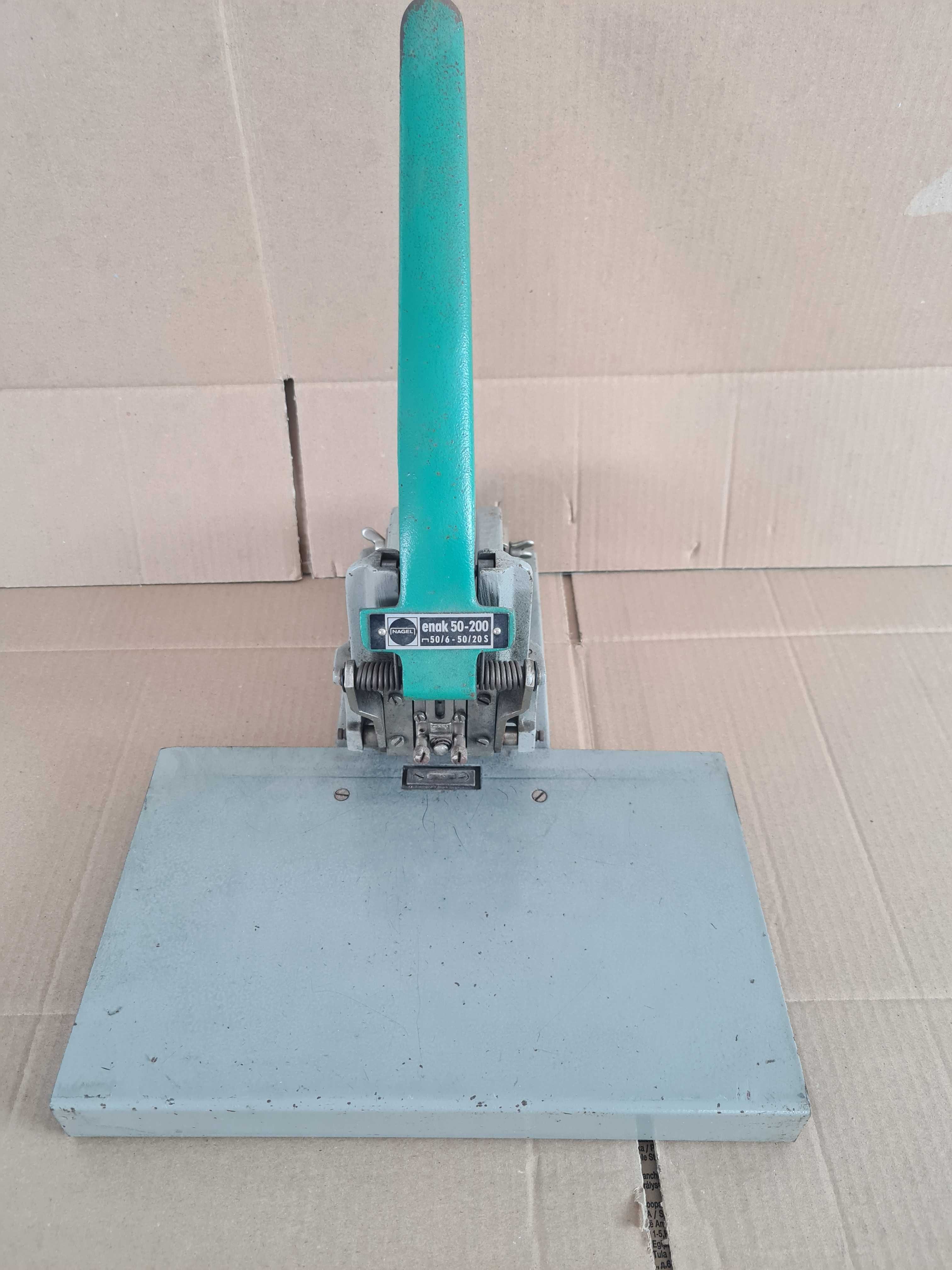 Aparat de capsat Enak 50/200