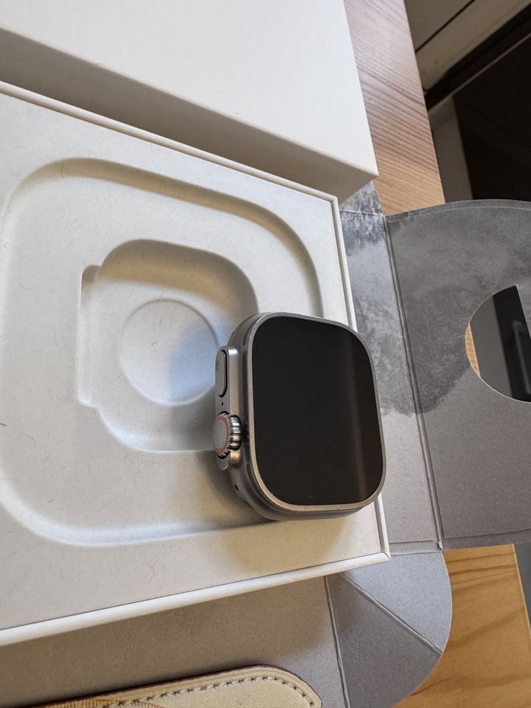 ПЕРФЕКТЕН! Apple watch Utra пълен комплект