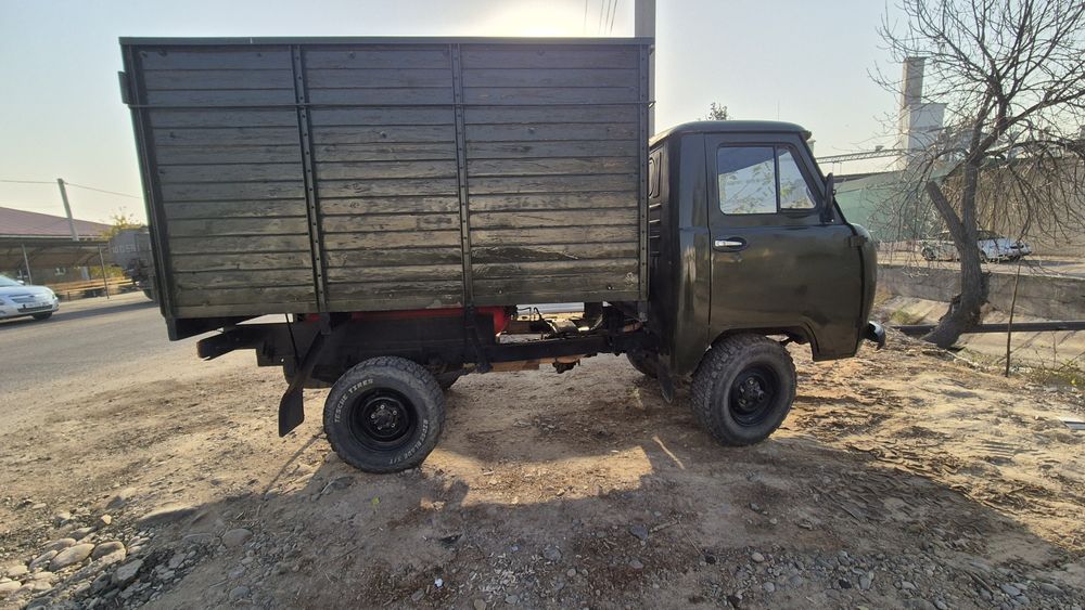 Сдаётся в аренду УАЗ 2 тонн