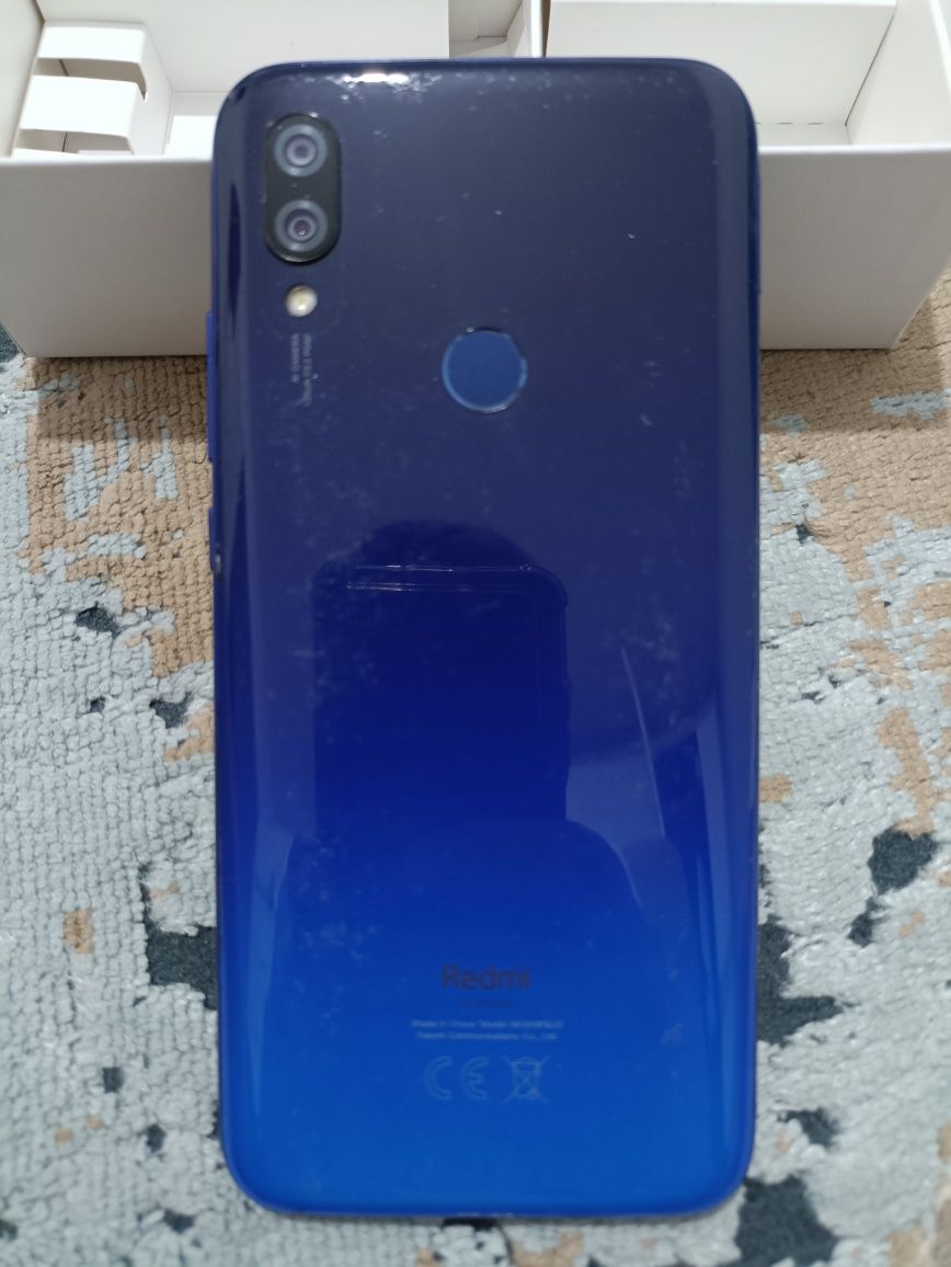 Продам смартфон XIAOMI Redmi 7