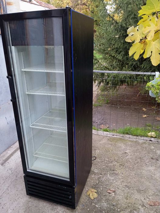 Хладилна витрина