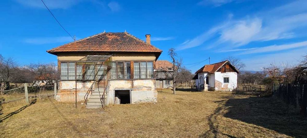 De vânzare teren intravilan cu construcții, Schitu Golești, jud. Argeș