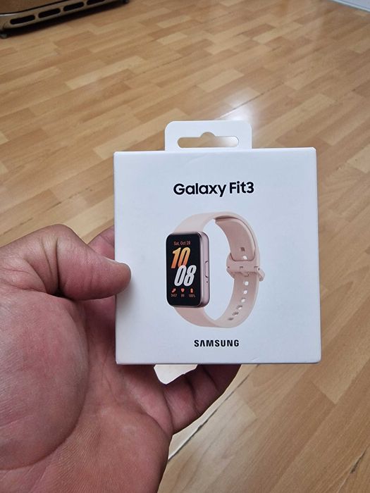 Samsung galaxy fit 3 фитнес гривна. С две години гаранция