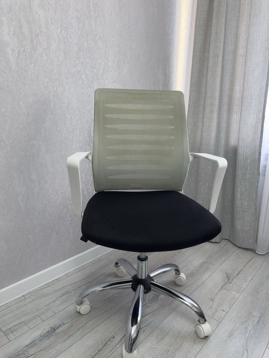 Продам компьютерный стул