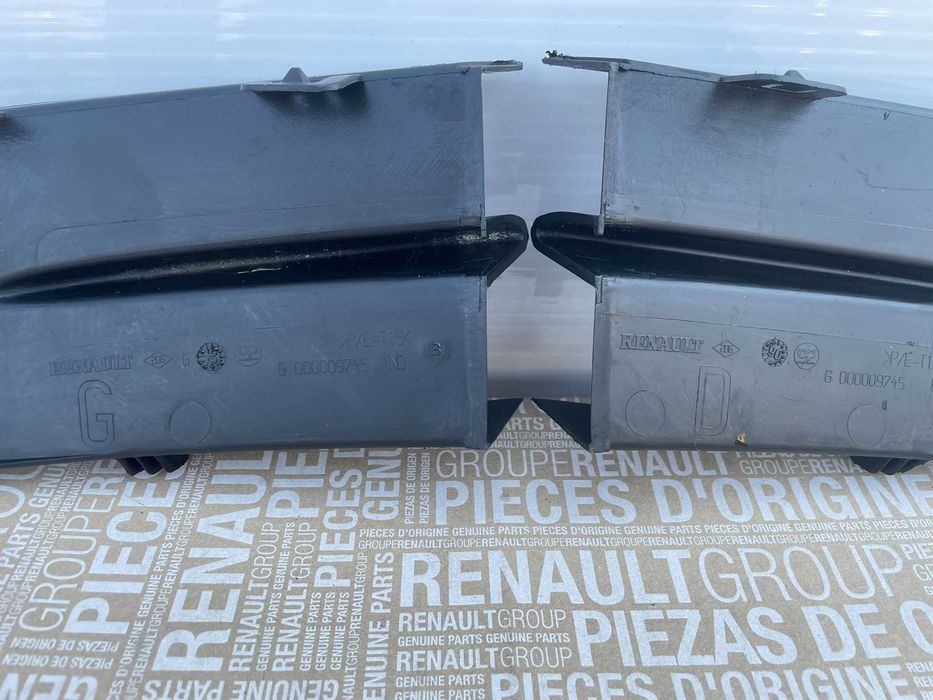 Set grila proiector stanga dreapta Renault Laguna 2 original Renault