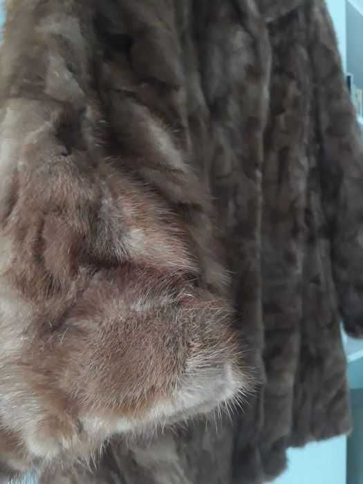 Продавам запазени палта