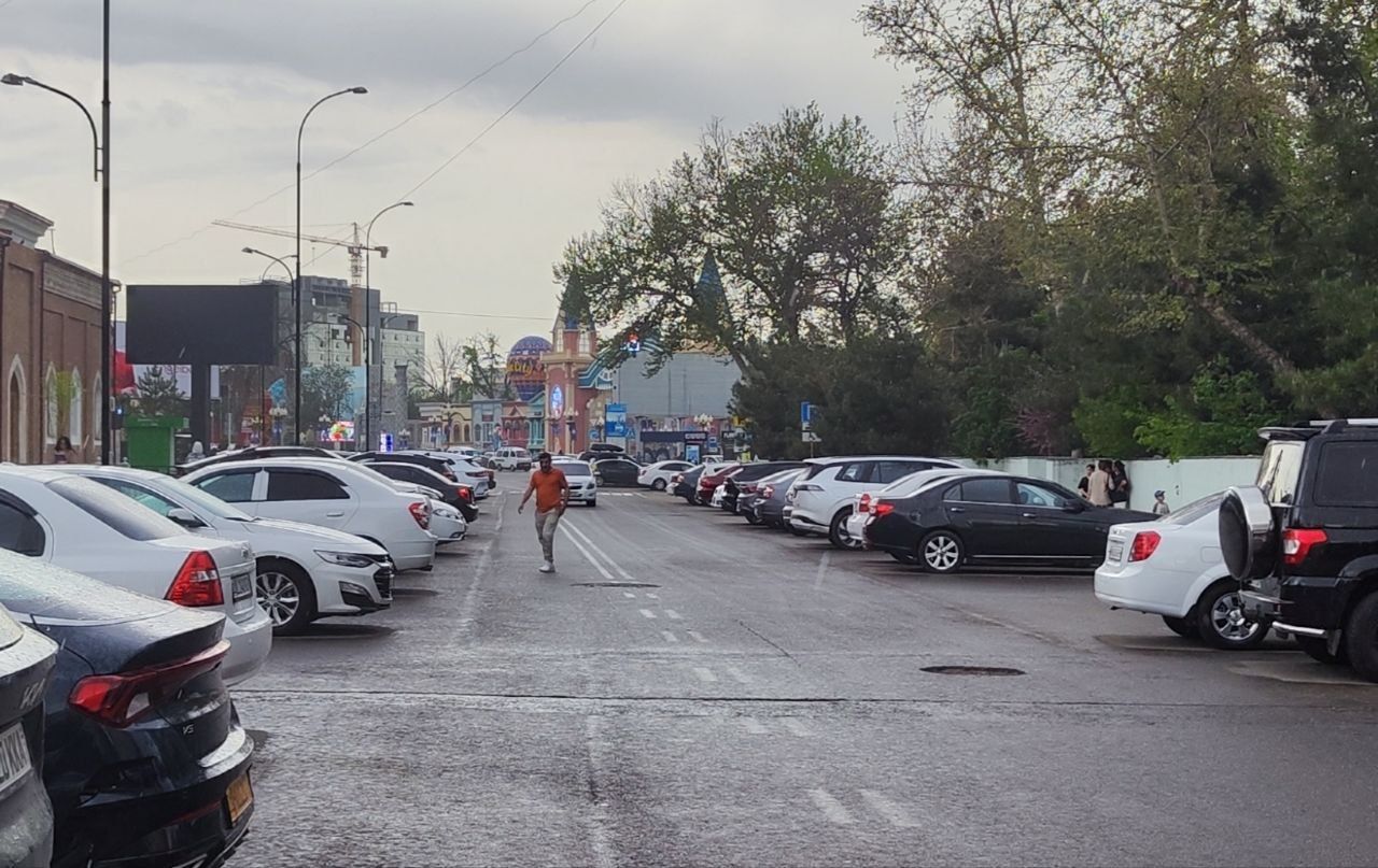 Продается 3/3/9 около Magic City