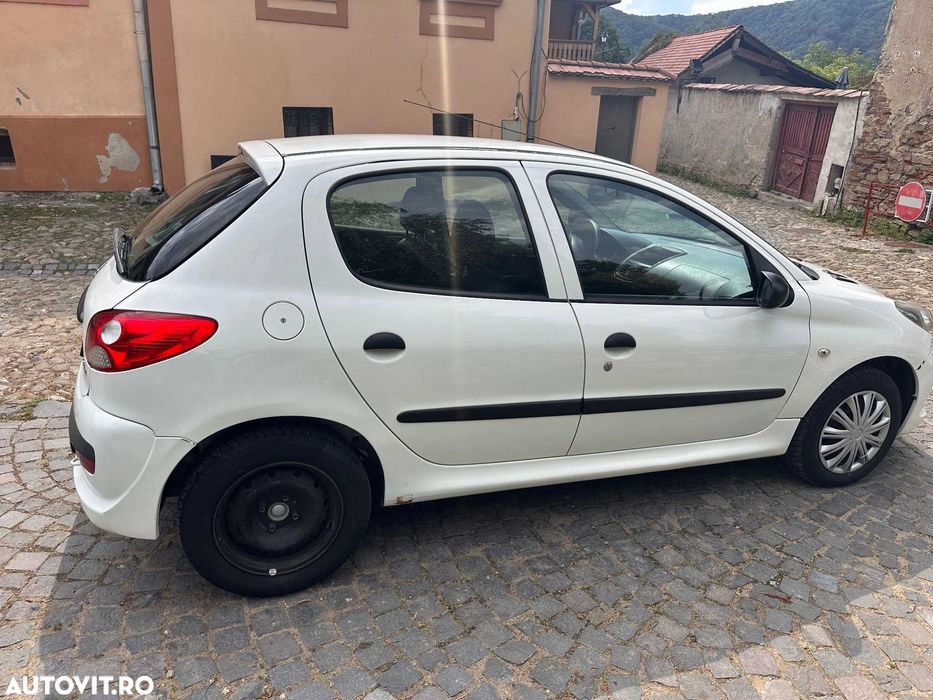Vând Peugeot 206+ 1.4 benzină (75 CP), 2010 – 86.802 km reali