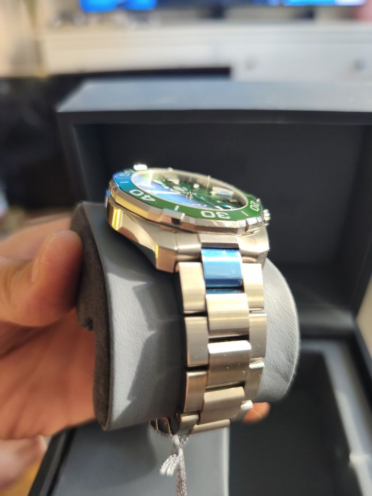 Tag Heuer Aquaracer Hulk
