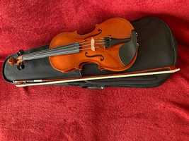 Детска класическа дървена цигулка , с лък и калъф. Размер 1/2