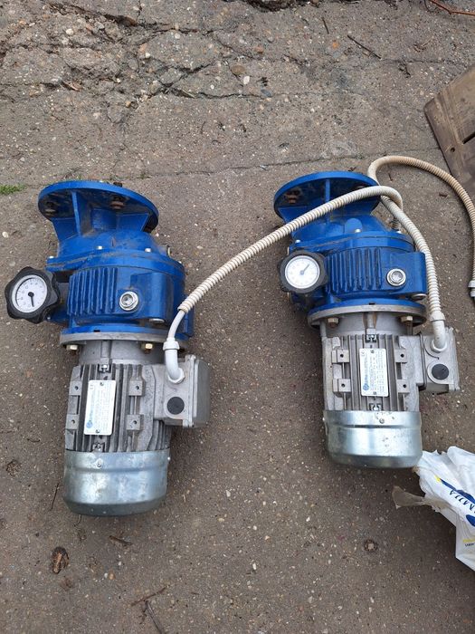 Vând motoare cu reductor