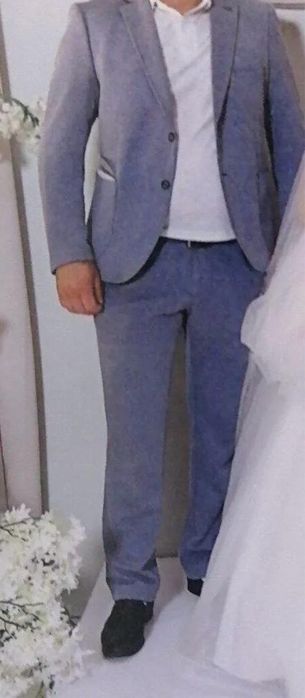 Продам костьюм в отличном состояние