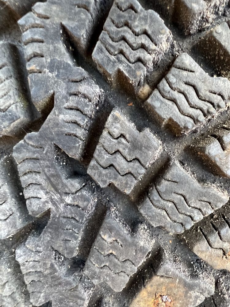Продам шины 205/65 R15