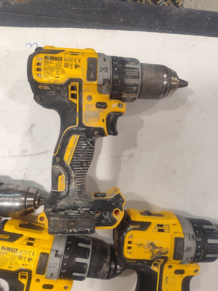 Акумулаторен безчетков винтоверт Девалт Dewalt DCD790 и DCZ791