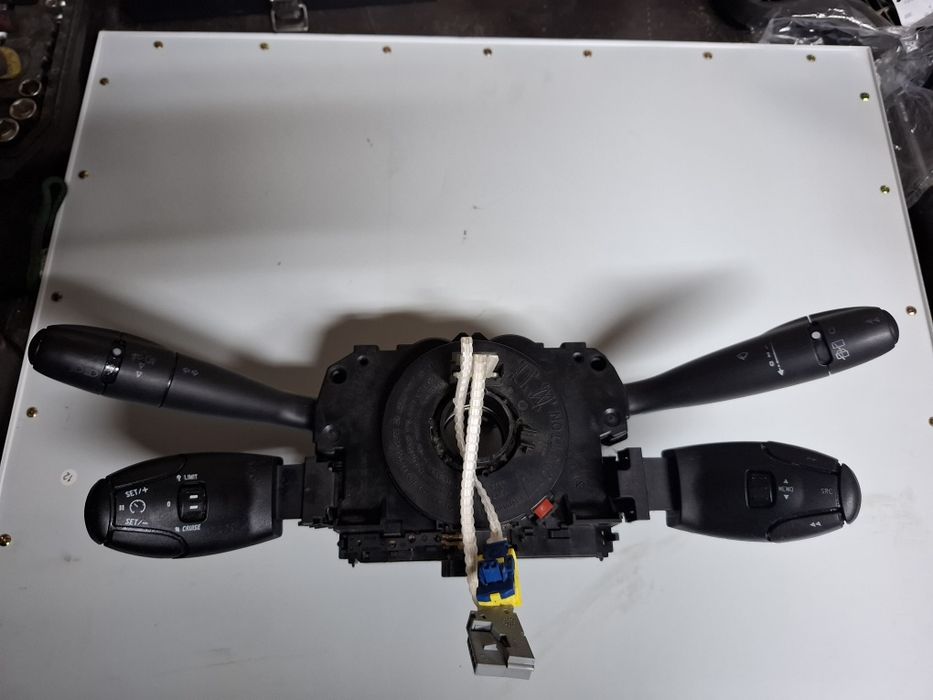 Управление мигачи /COM ЗА ПЕЖО 307