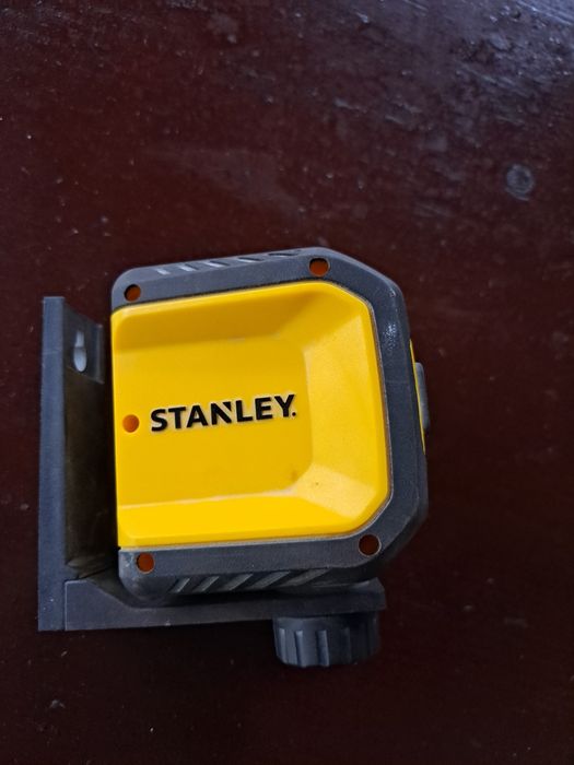 Vând laser stanley