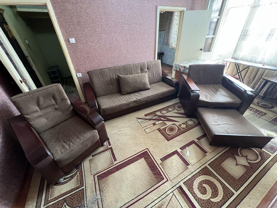 Мягкая диван + журнальный стол