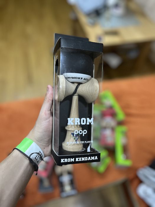 Kendama KROM POP RUBBER (Black/Negru)
