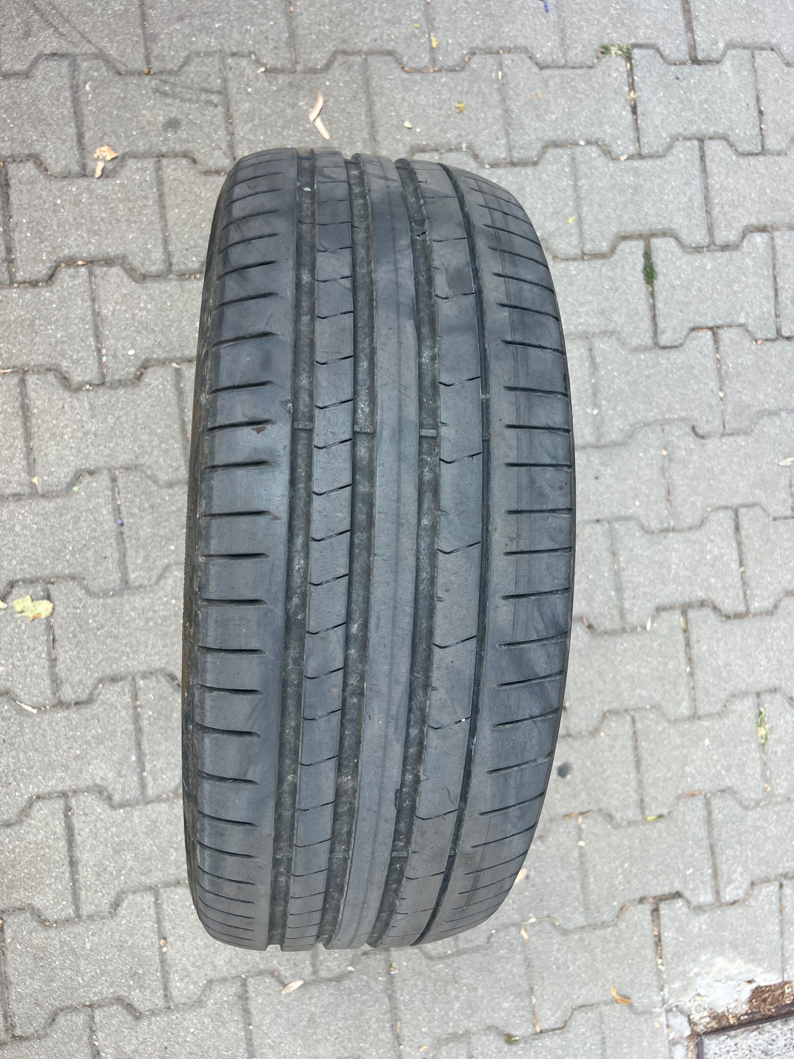 Лятна гума 245 40 20 Pirelli P-zero run flat с хомологация за Bmw