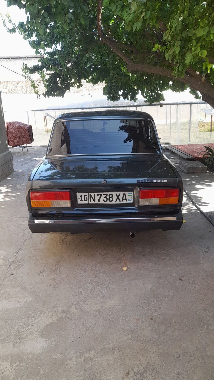 Vaz 2107 yili 2000 sotiladi srochna