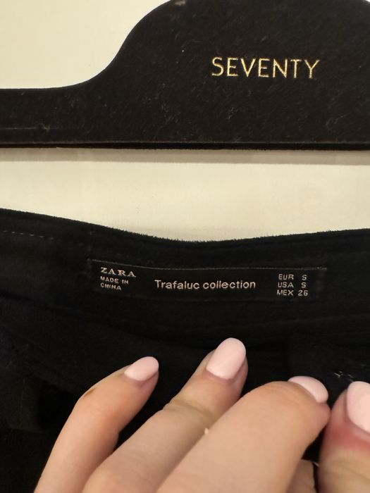 Fusta Zara XS din velur cu capse