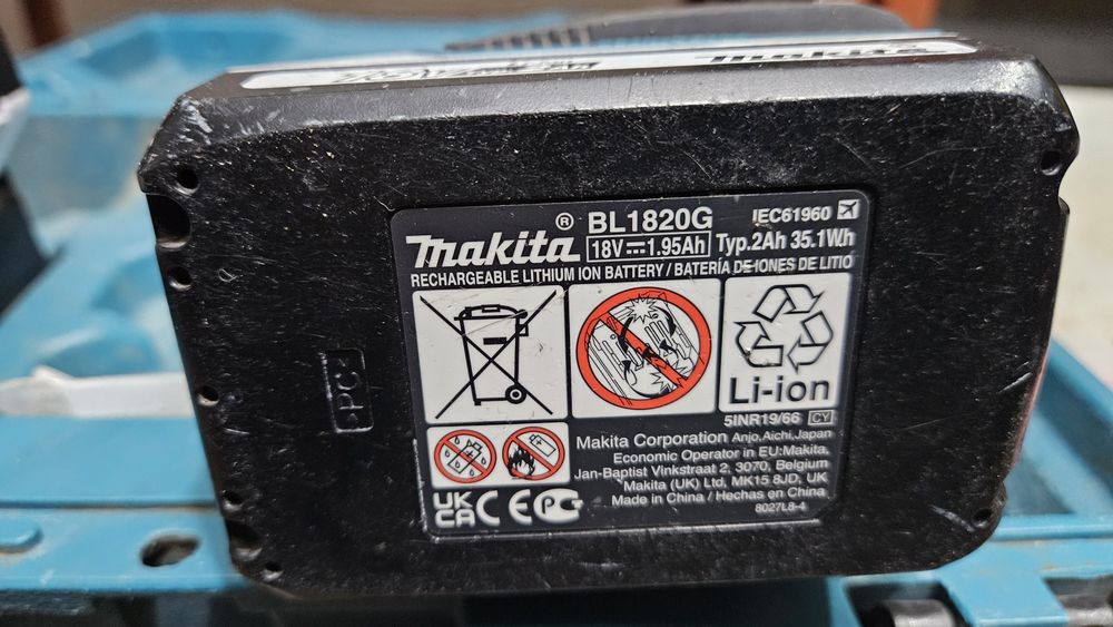 Bormașina Makita 18v