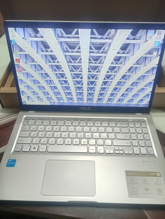 Vând laptop Asus nou