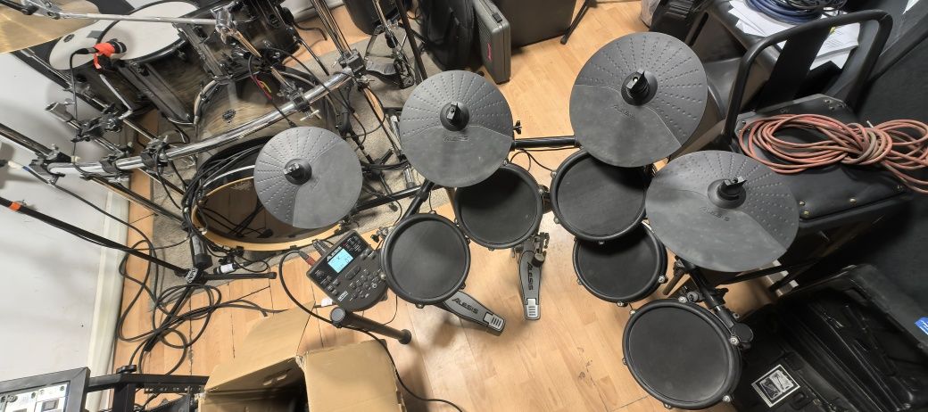 Электронные барабаны- ALESIS NITRO MESH KIT
