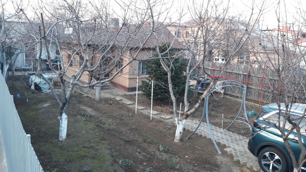 Vând casă demolabilă  414m