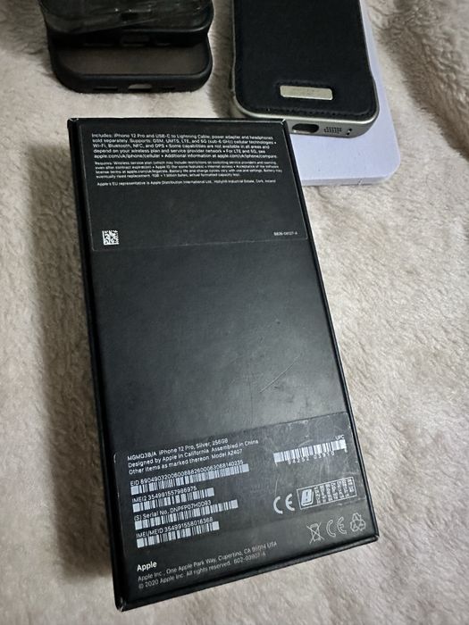 Iphone korobka dokunet va chexol sotiladi telefon uzi emas
