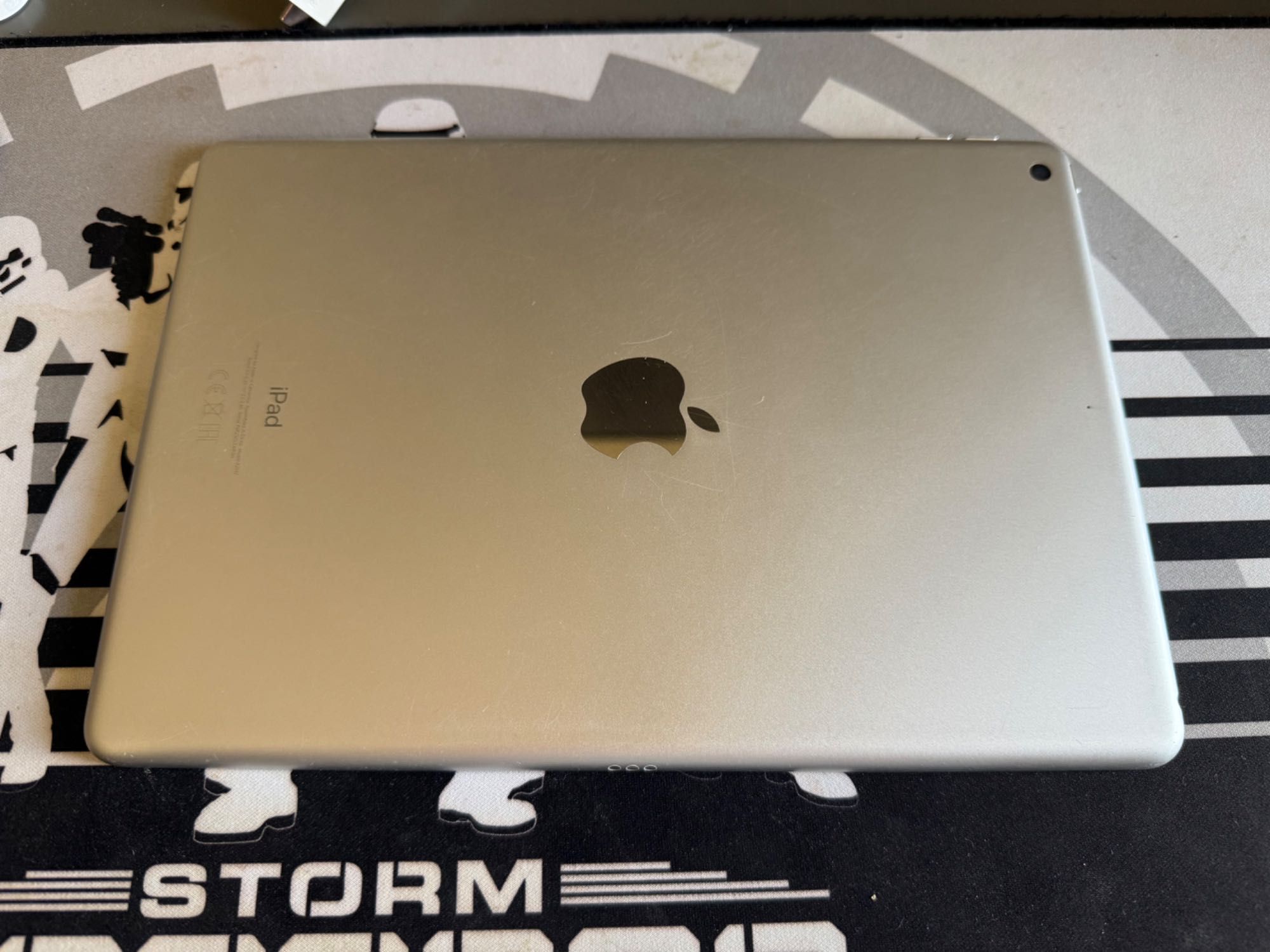 Ipad 7th Gen 32GB Silver+ Apple Pencil 1st Gen