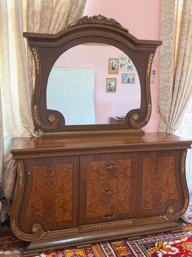 Спальный гарнитур